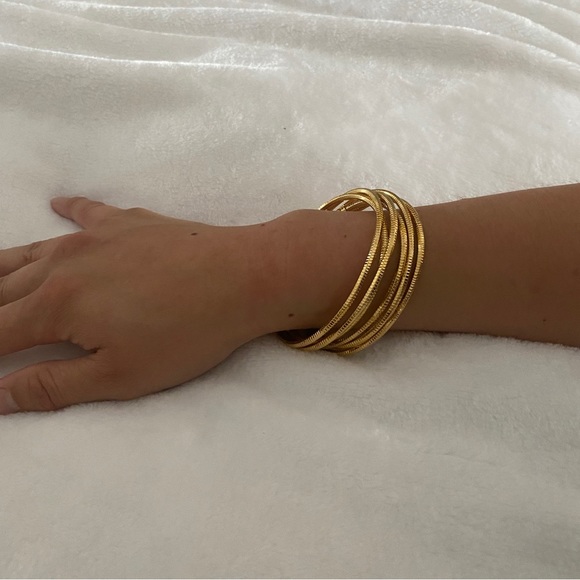 6 BRIGHT GOLD PLATED SIMPLE, ELEGANT BANGLES - Picture 8 of 8